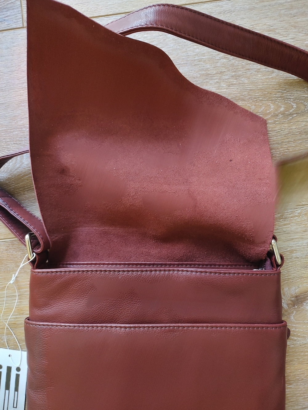 NEW ILI NEW YORK Calfskin Canada Crossbody Bag in Redwood NWT - Picture 5 of 16